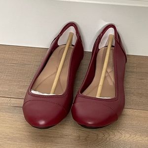 Scarlet (Red) Women's Step 'N Flex Tavii Flats Size 7